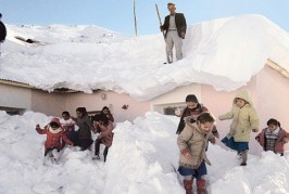 SON DAKİKA: LAPTA İLKOKULUNDA ÖĞRENCİLER MAHSUR KALDI…