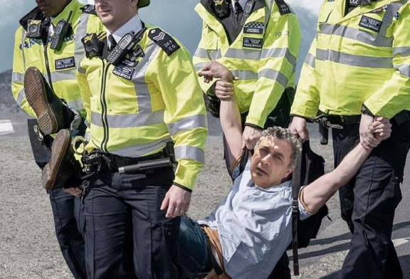 SENİH ÇAVUŞOĞLU LONDRA’DA TUTUKLANDI…